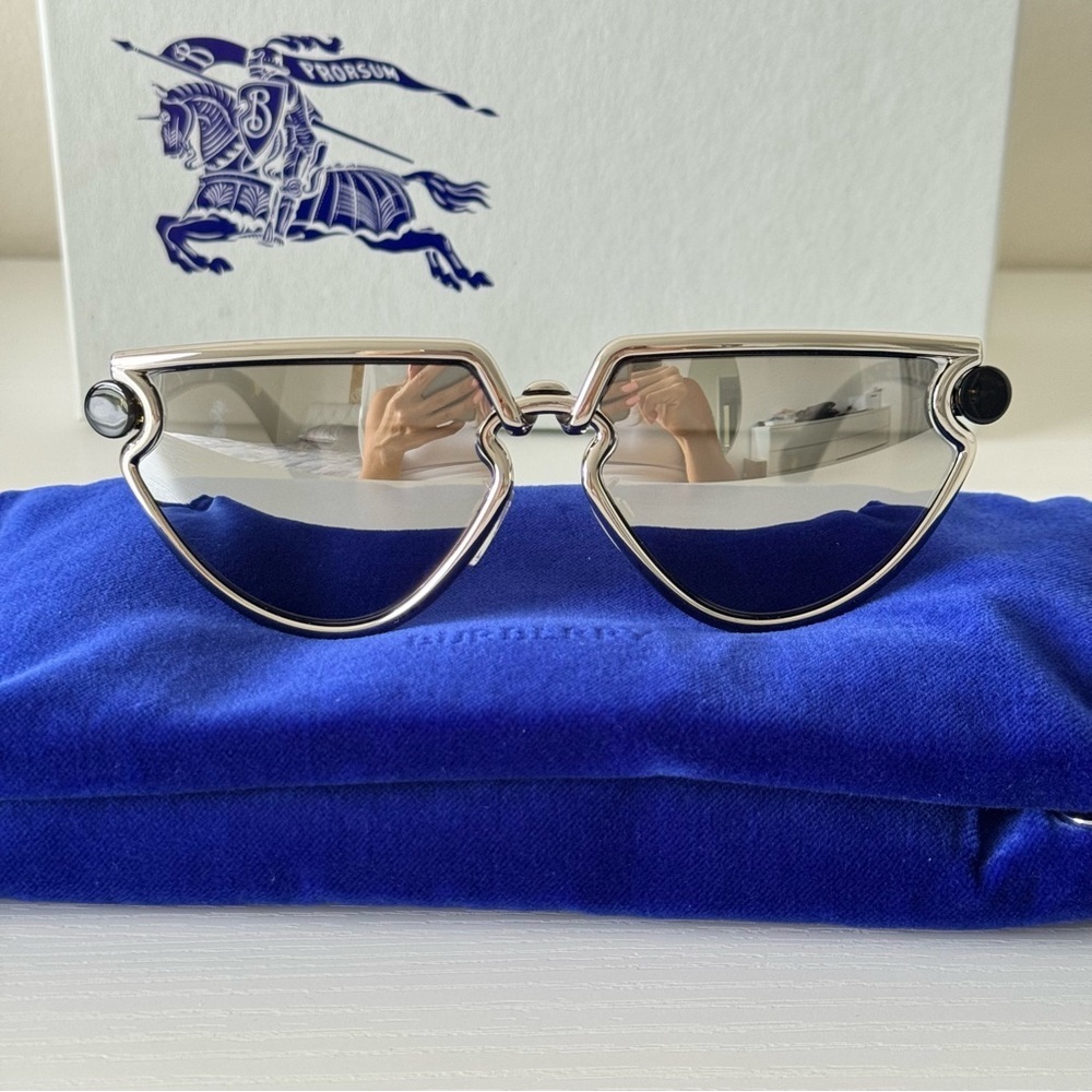 New! Burberry Sunglasses B 3152 1005/6G Metallic Silver Mirror, Authentic - Picture 4 of 16